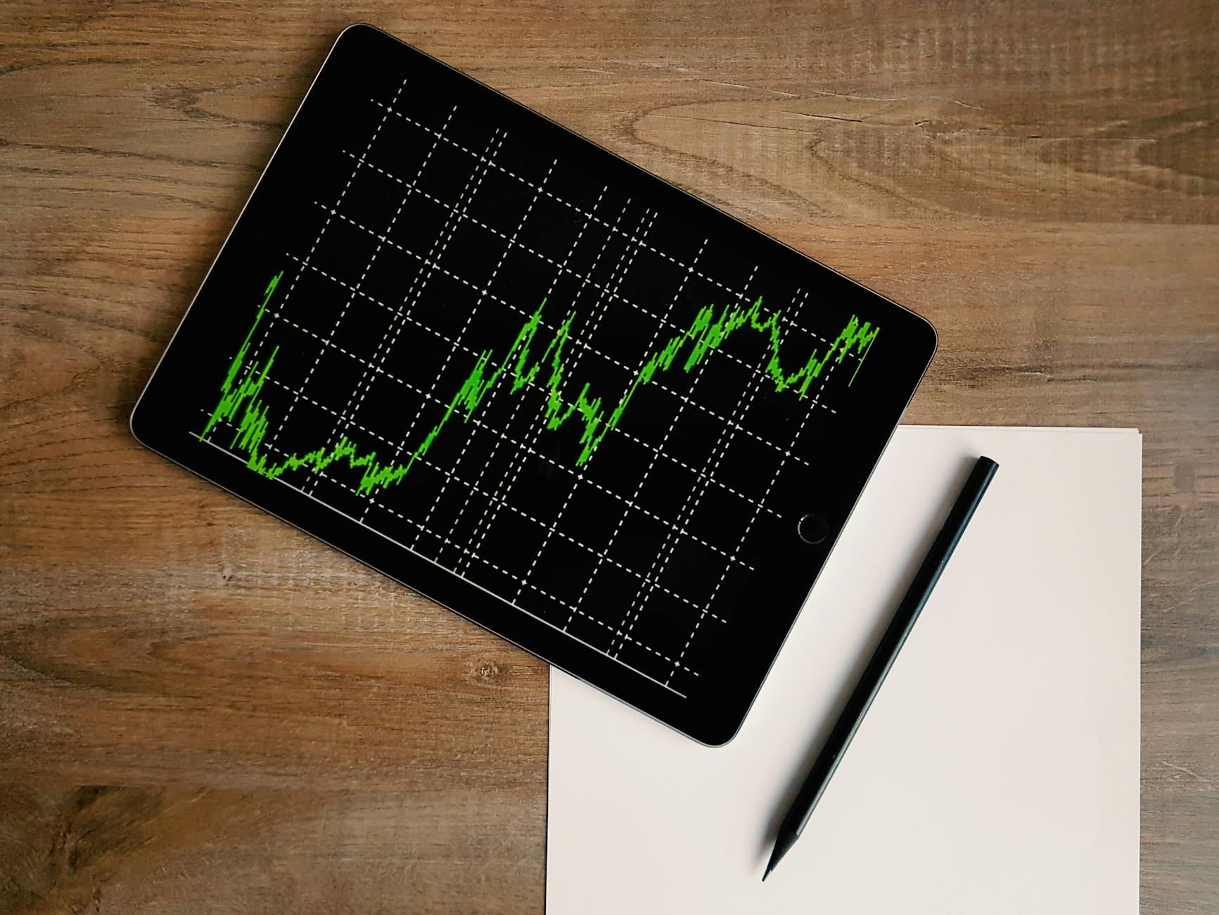Quỹ mở vs ETF — chọn cái nào cho người mới đầu tư tại Việt Nam 2026