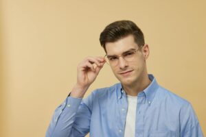 Smart glasses 2026 (Meta Ray-Ban, Solos) — đáng mua chưa, cho ai