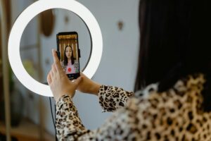 Microlearning trên TikTok/IG — học thật được bao nhiêu phần