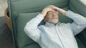 Đau đầu mạn tính 2026 — phân biệt migraine, căng cơ, cluster và khi nào cần đi khám